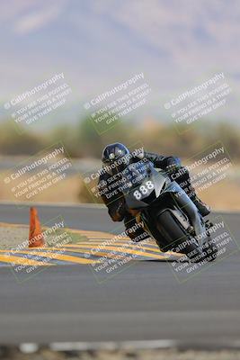 media/Sep-11-2022-SoCal Trackdays (Sun) [[81b7e951af]]/Turn 14 (1130am)/